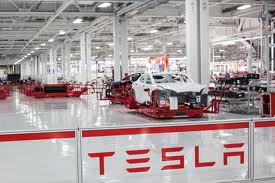 Fabrikat e reja Tesla po humbasin miliarda dollarë