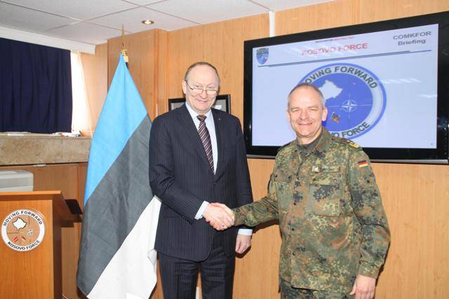 Ministri i Mbrojtjes së Estonisë vizitoi shtabin kryesor të KFOR-it  