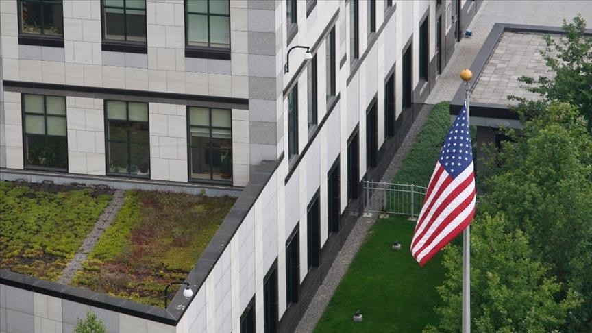 SHBA urdhëron familjarët e stafit të ambasadës të largohen nga Ukraina