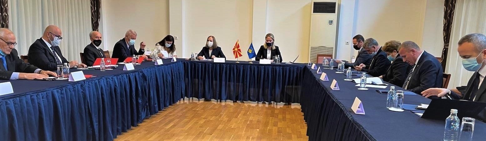 Gjyqtarët e Gjykatës Kushtetuese të Kosovës vizitojnë Gjykatën Kushtetuese të Maqedonisë  