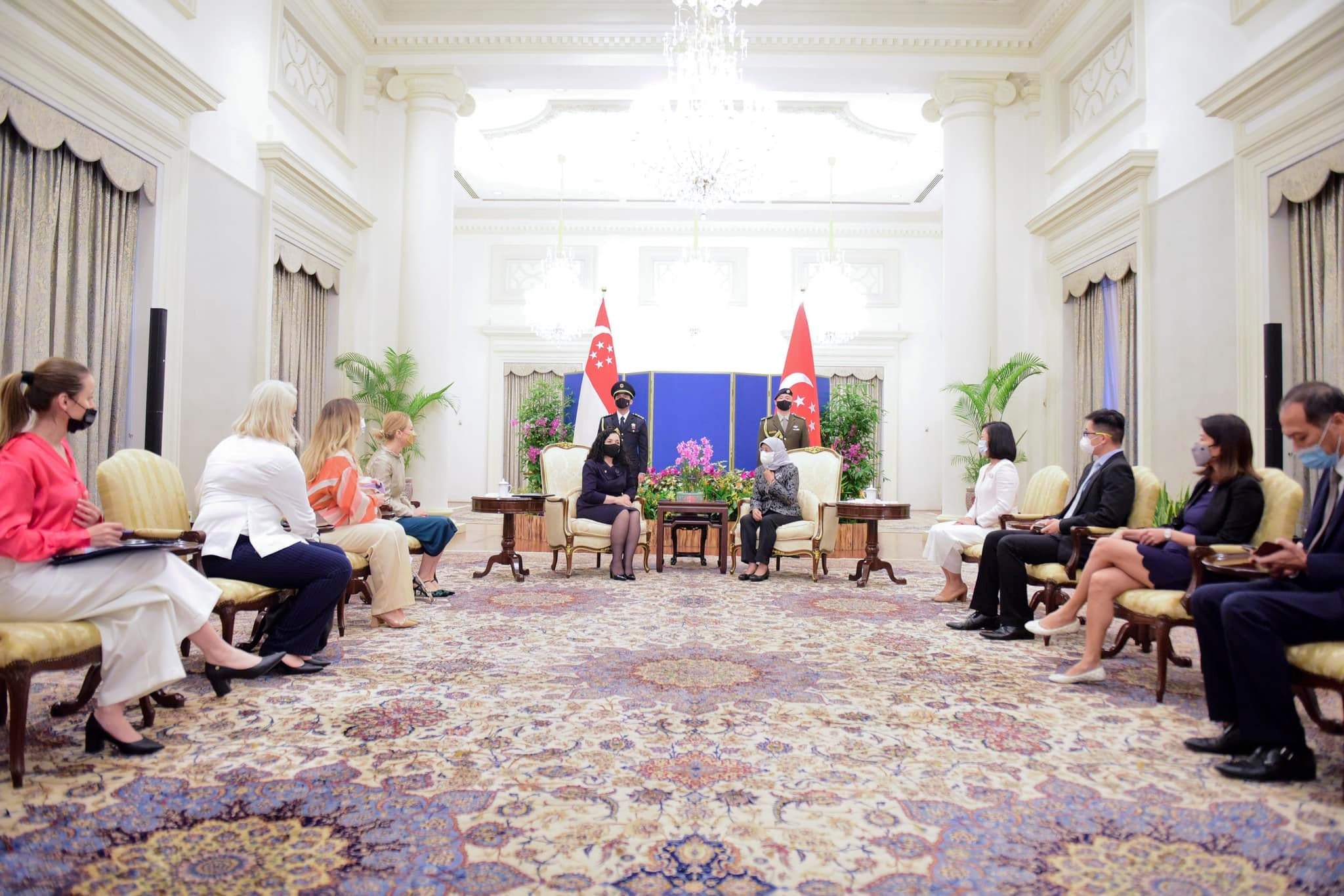 Presidentja Osmani takoi Presidenten e Singaporit, Halimah Yacob