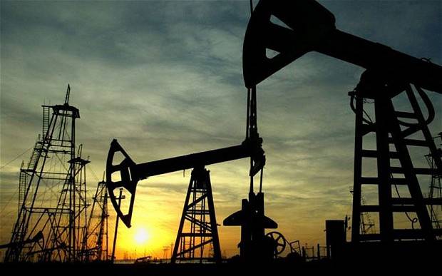 Bien çmimet e naftës pasi sanksionet e BE-së përjashtuan naftën ruse
