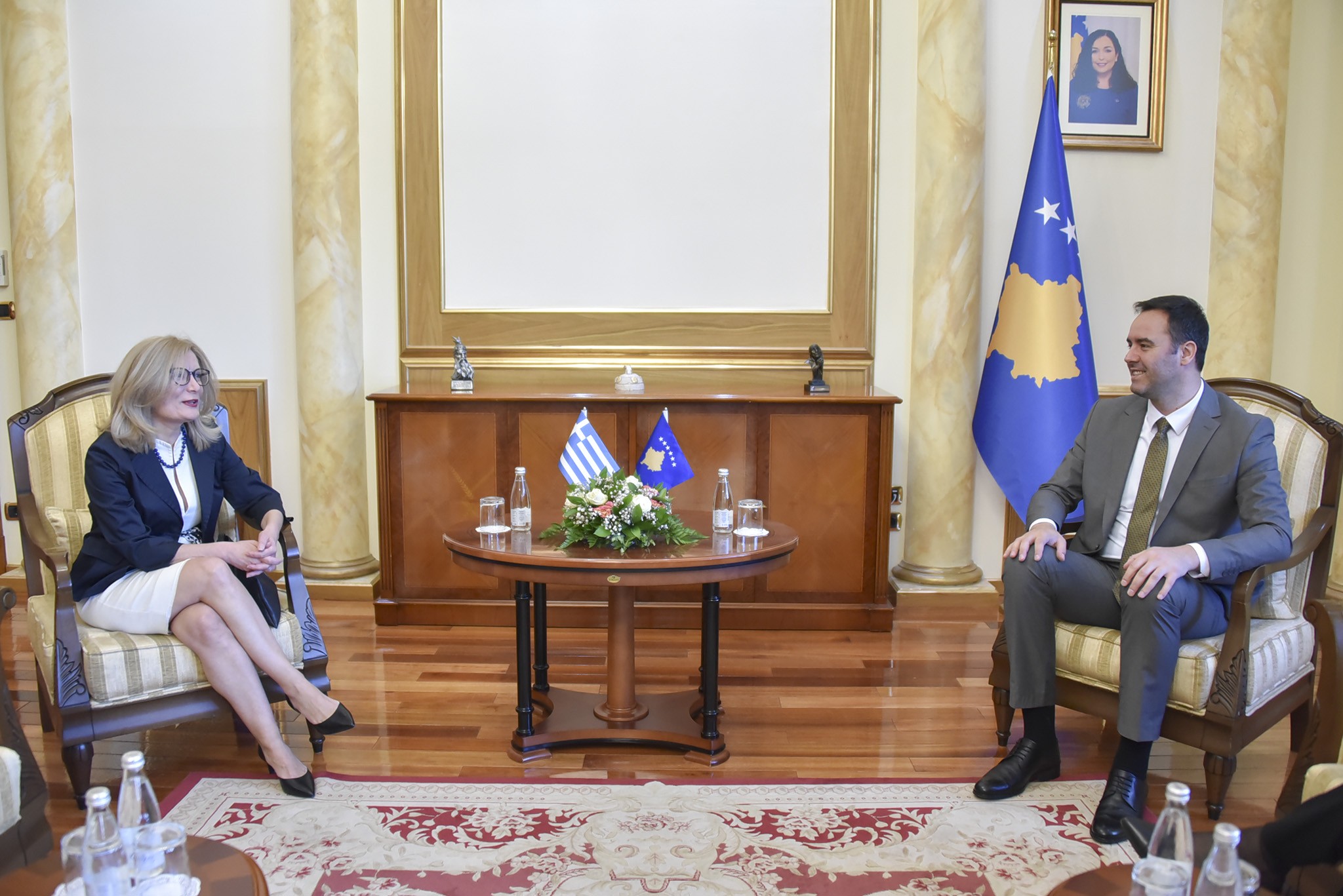 Kryetari Glauk Konjufca priti në takim Ambasadoren Greke, Heleni Vakali
