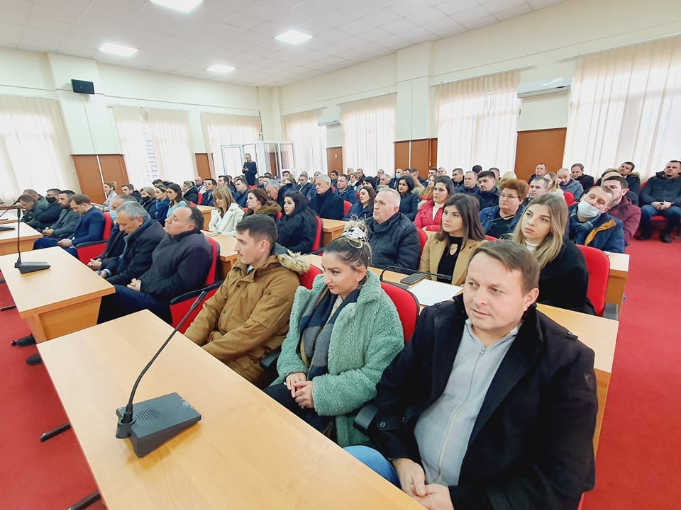 Komuna e Rahovecit disktuon për lehtësimin e shërbimeve për qytetarë
