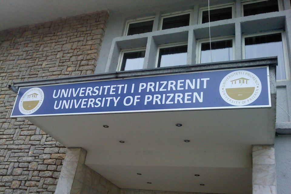 Përurohet Kabineti i Informatikës në Universitetin e Prizrenit 