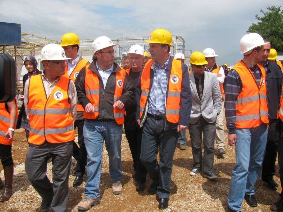 Ministri Limaj vizitoi punimet e autostradës Vërmicë-Merdar 