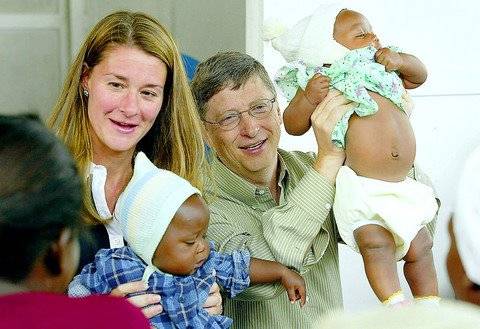 Fondacioni Gates premton 10 miliard dollar për vaksina