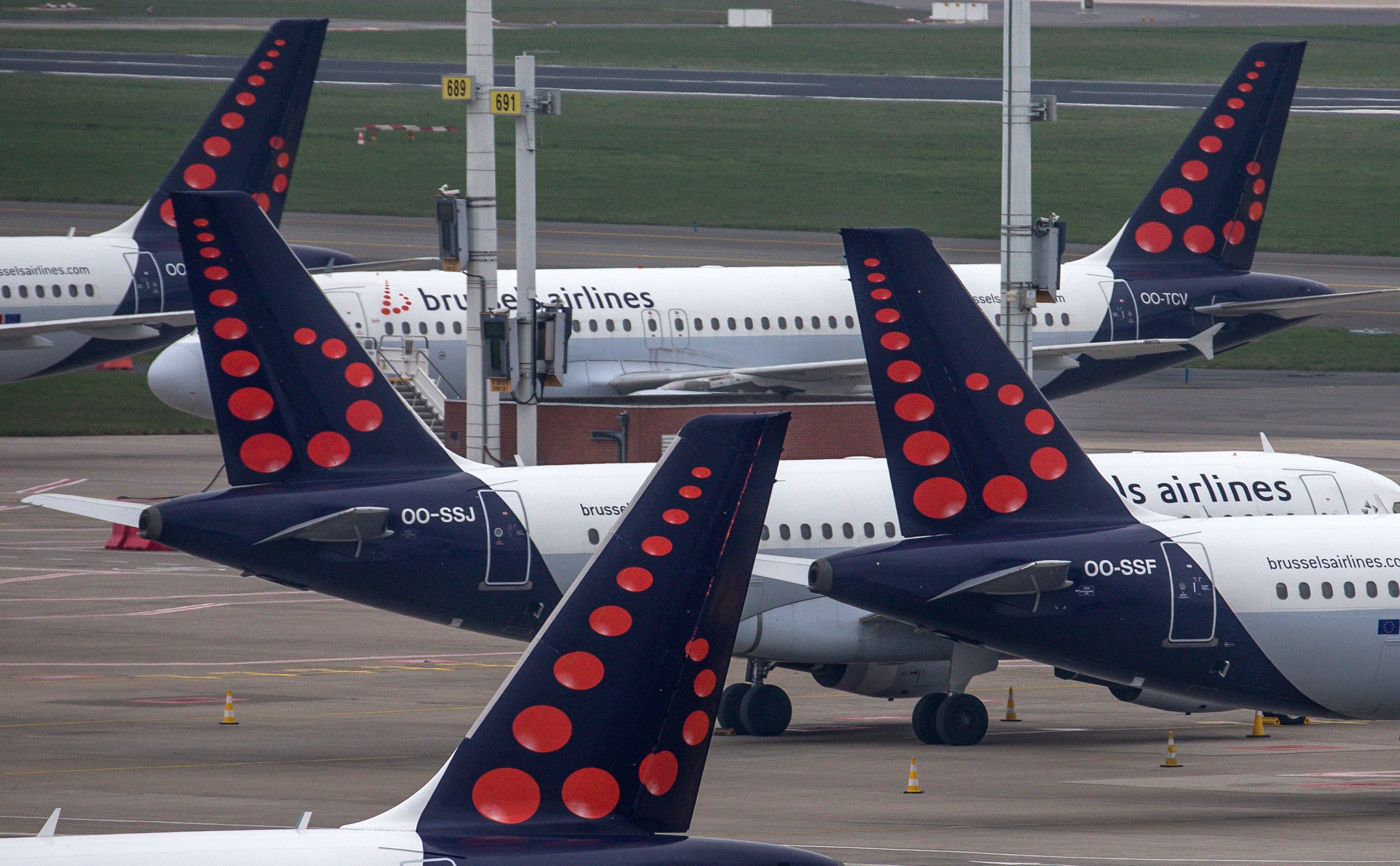 Punonjësit e "Brussels Airlines" hyjnë në grevë, anulohen shumë fluturime