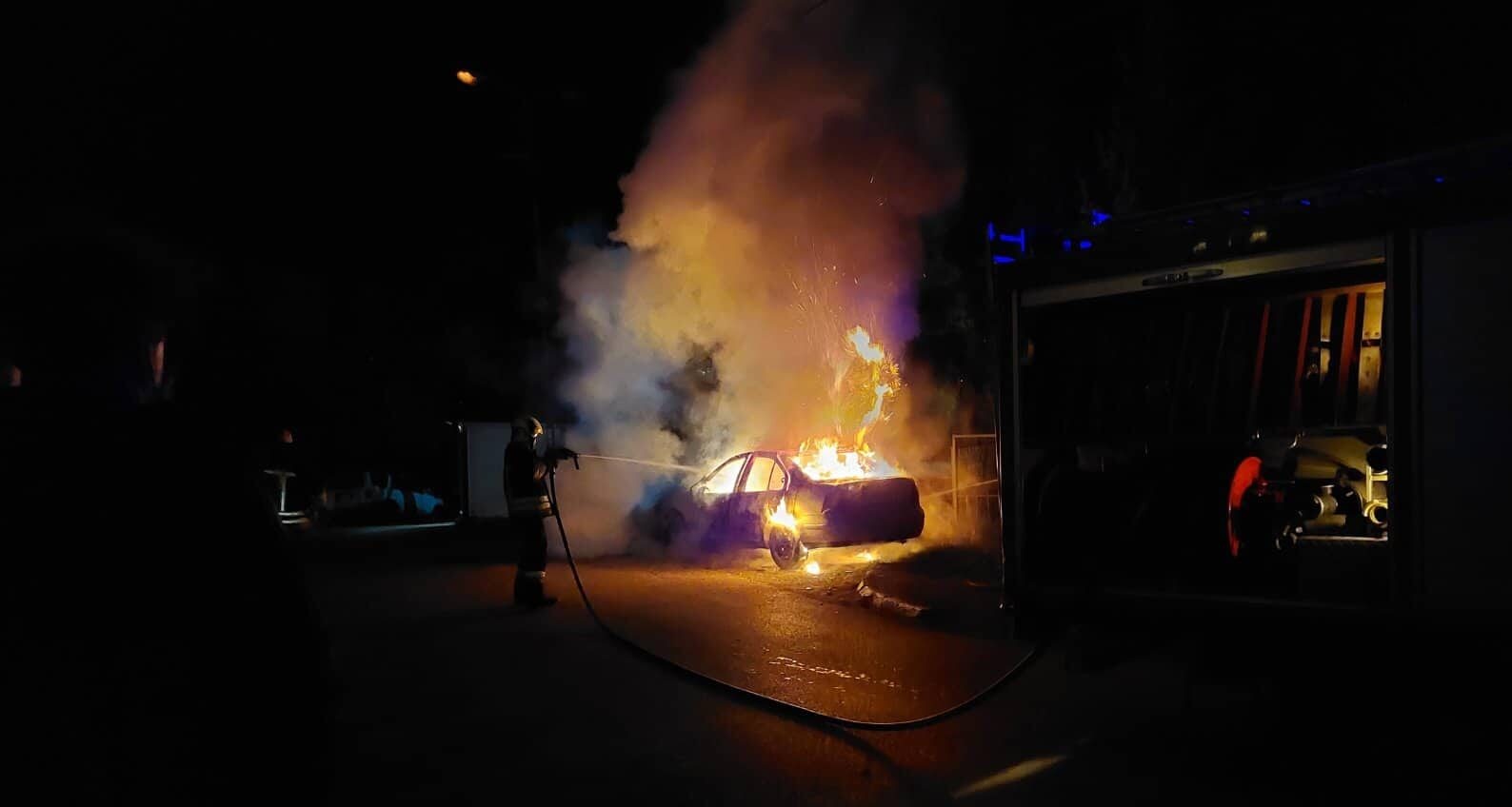 Kriminelet i djegin veturën serbit që konvertoi targat në RKS