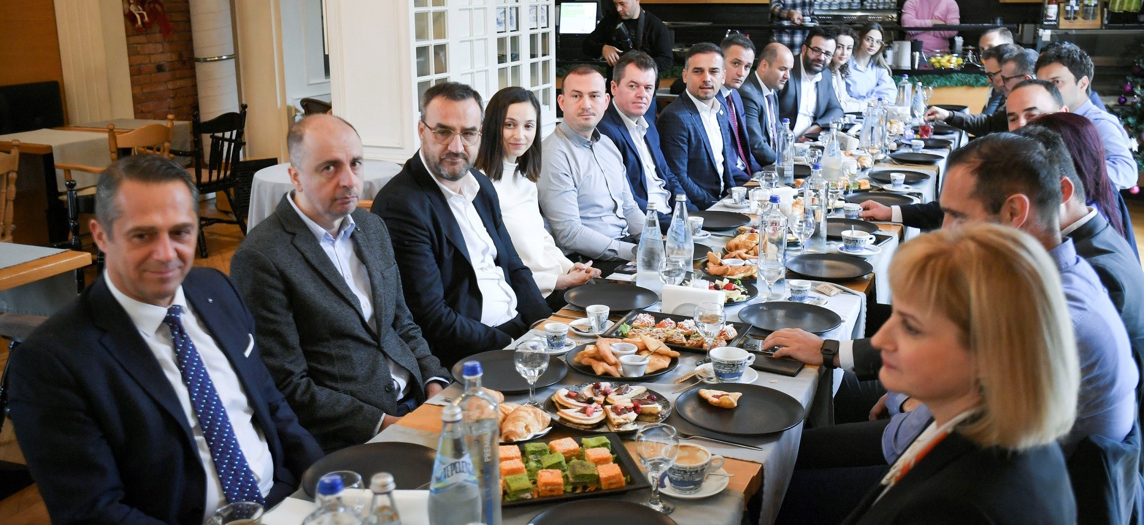 Kryeministri Kurti takoi përfaqësuesit e Këshillit Evropian të Investitorëve