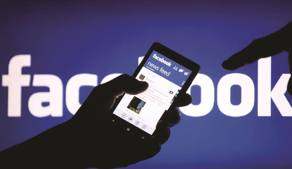 Facebook pezullon llogari të rreme ruse