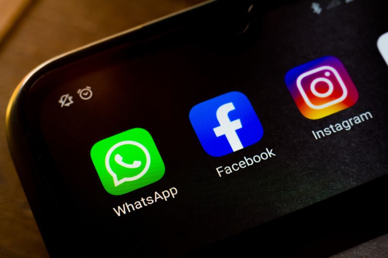 Facebook-u përballet me padi që mund ta detyrojnë të shesë Instagram-in dhe WhatsApp-in