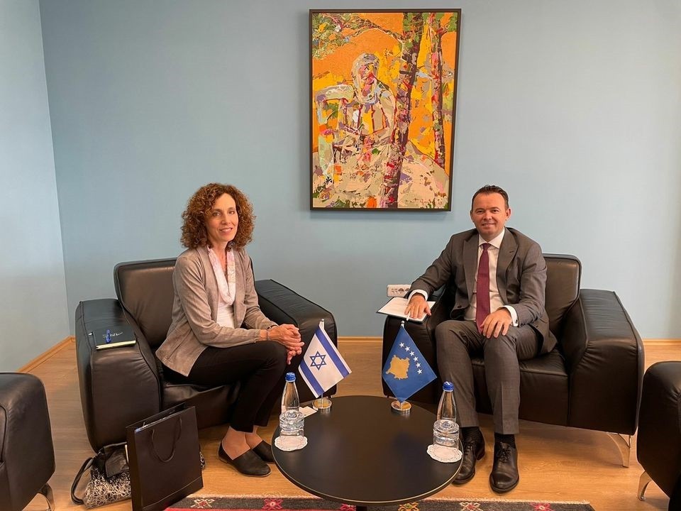 Ministri Peci takoi Ambasadoren e Izraelit në Kosovë, Tamar Ziv
