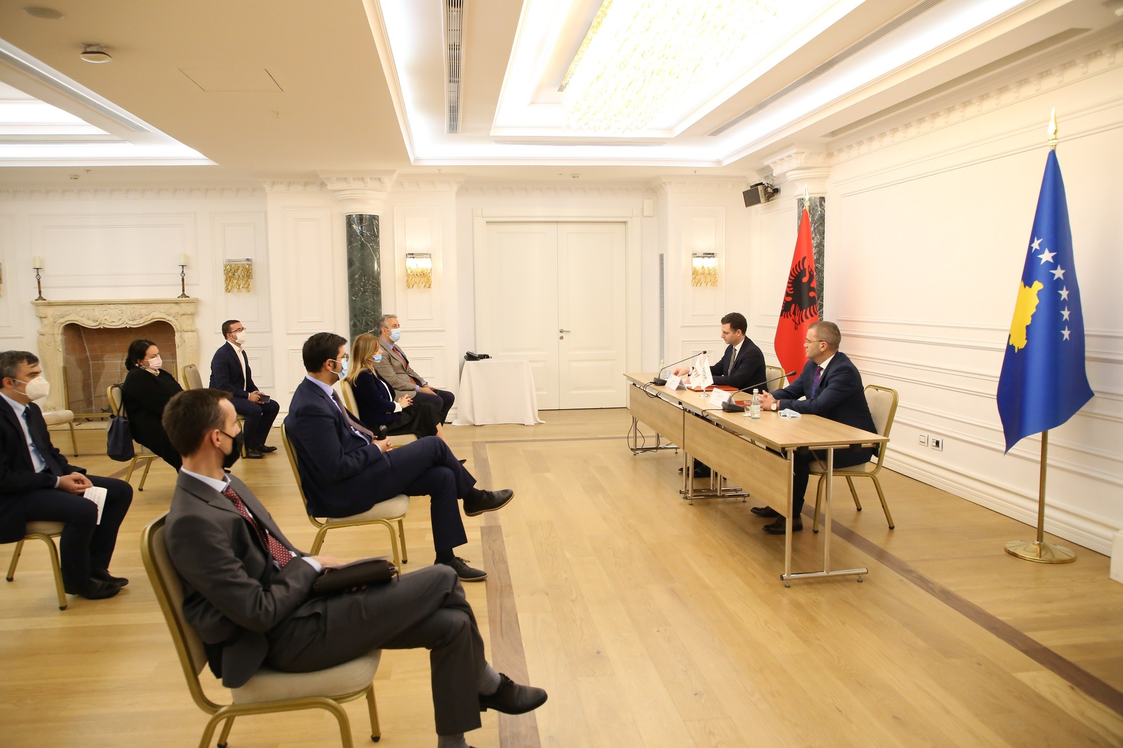 Kosova e Shqipëria nënshkrujan Memorandum për zhvillimin e tregjeve financiare
