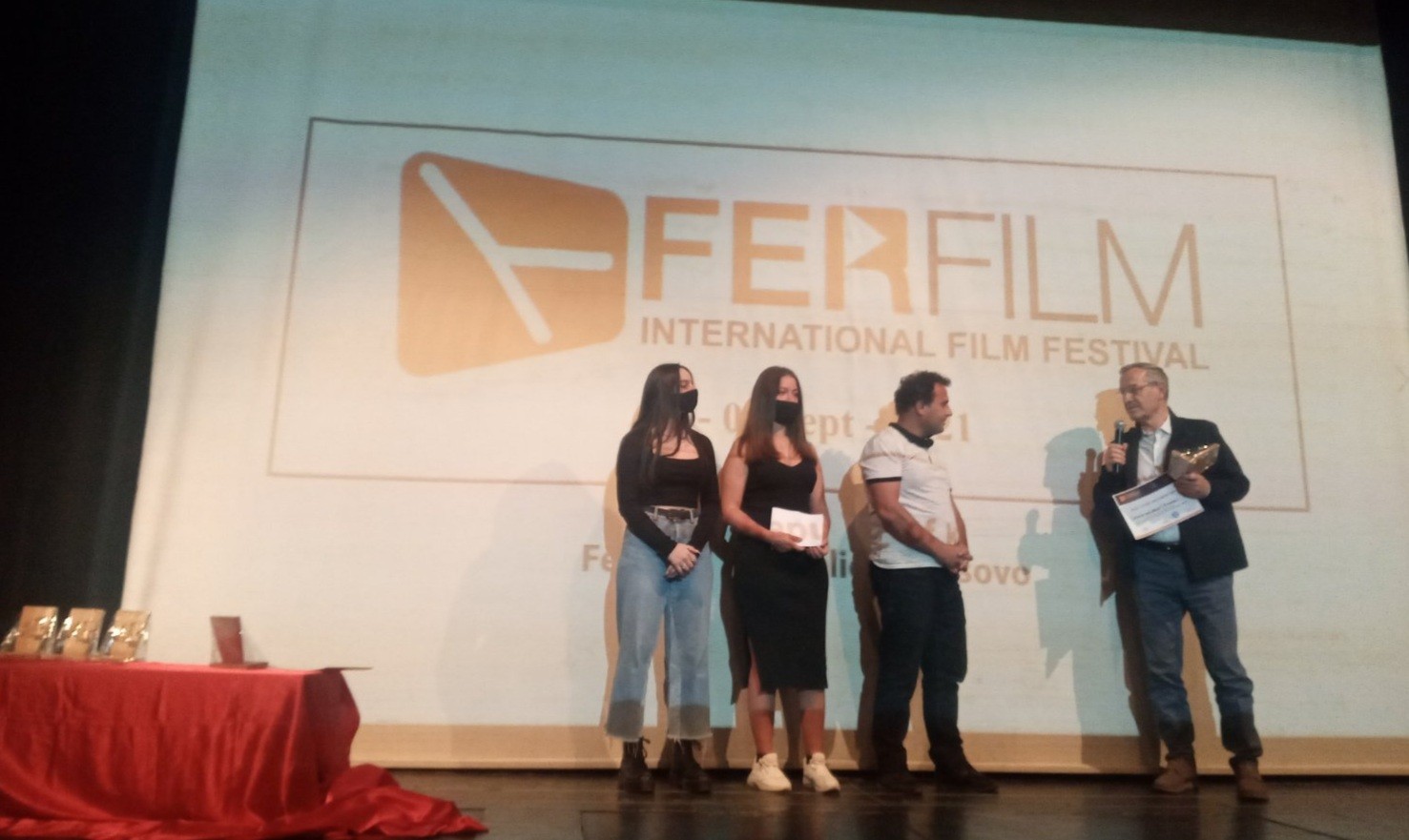 Filmi “Mbijetesa dhe shkolla” mori çmimin e parë në International Ferfestival