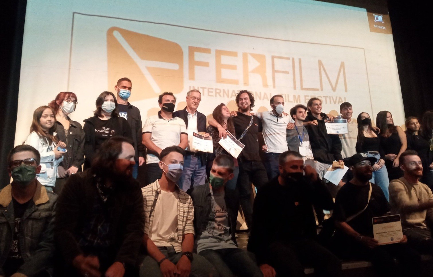 Filmi “Mbijetesa dhe shkolla” mori çmimin e parë në International Ferfestival