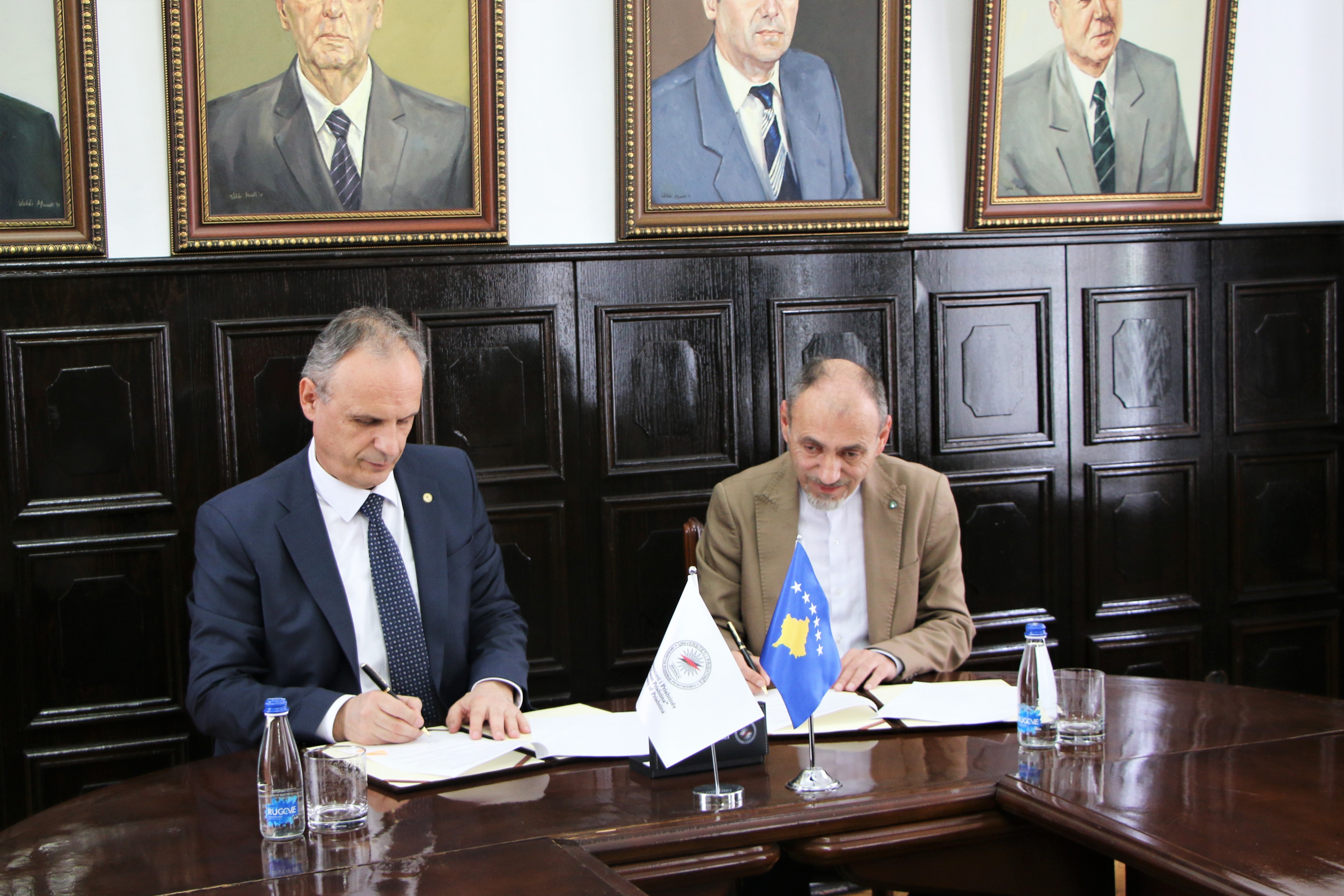 UP nënshkruan marrëveshje bashkëpunimi me Forumin Kosovar të Aftësisë së Kufizuar
