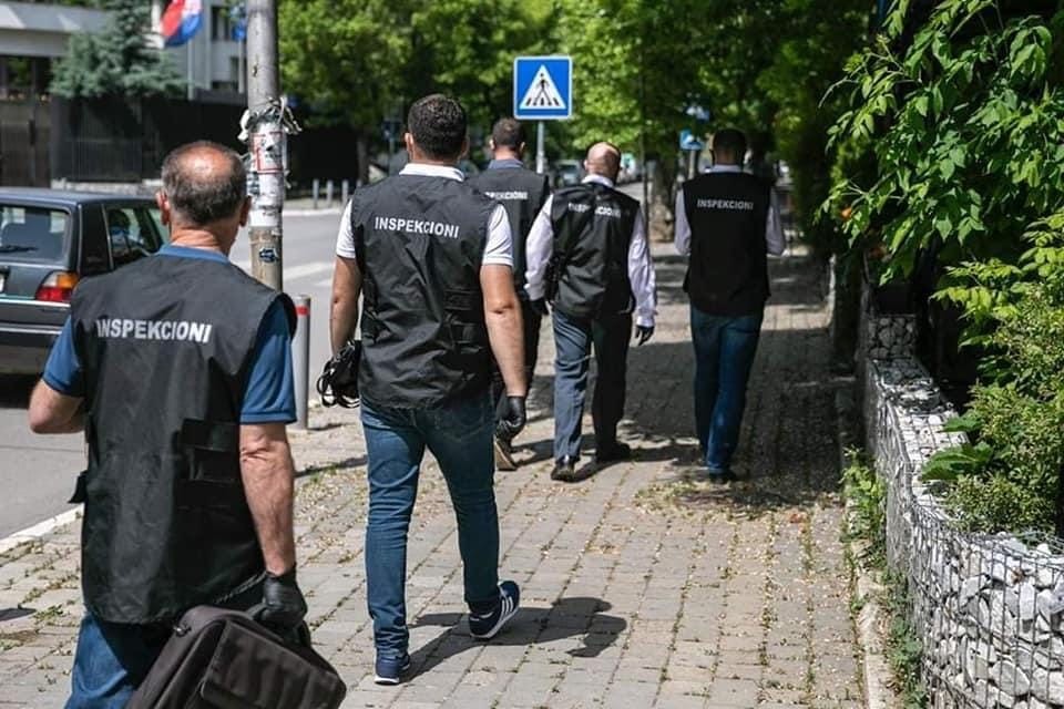 Policia dhe inspektorët e AVUK-ut, inspektojn lokalet nëPejës