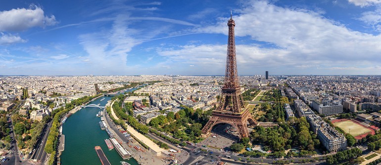 Rihapet për turistë kulla e Ajfellit në Francë