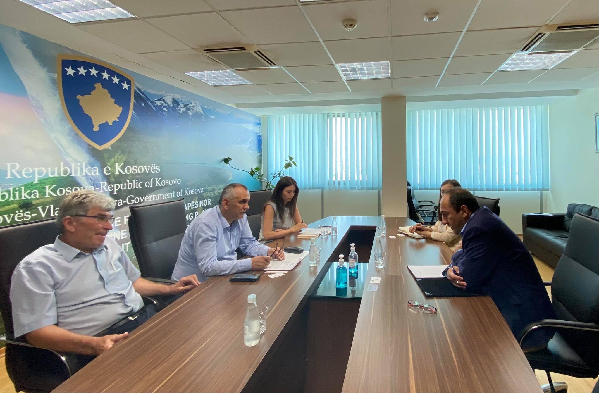 OAK diskuton problemet e bizneseve me Ministrin Aliu