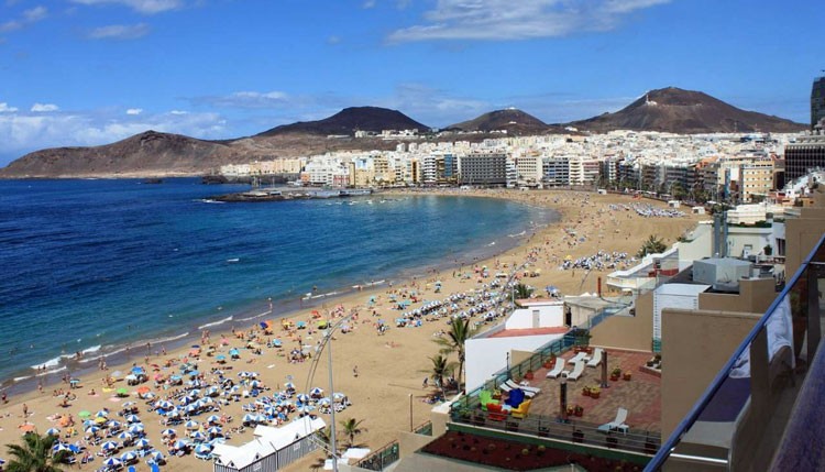 Numri i turistëve në Spanjë më i ulët për 83 për qind 