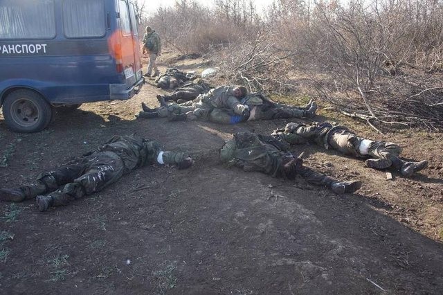 Rusia po humbet me qindra trupa çdo ditë në Ukrainë 
