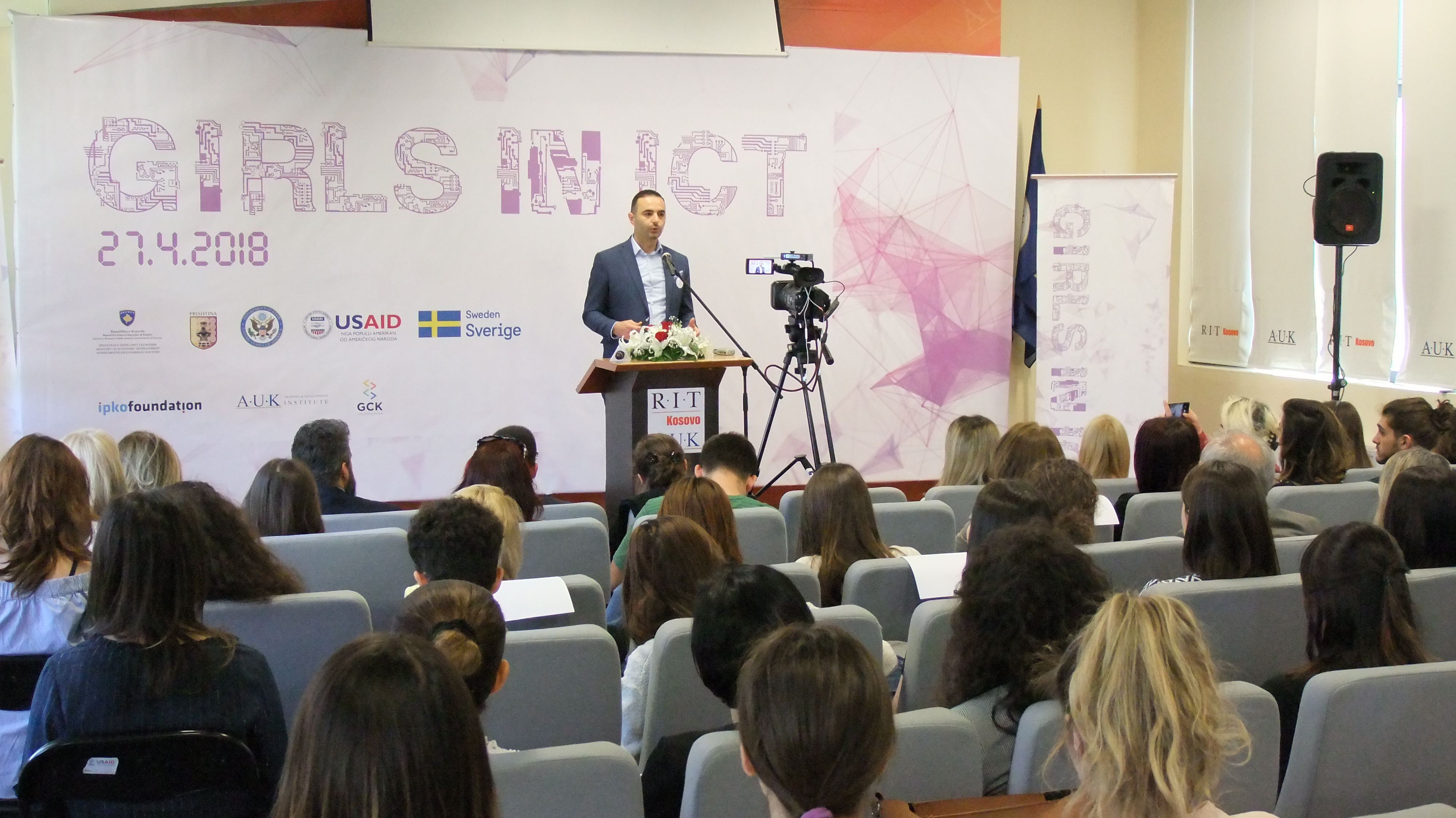 Mbahet punëtoria "Vajzat në inovacion për ndryshim"