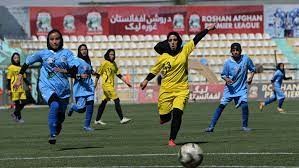 Talibanët ua ndalojnë grave sportin